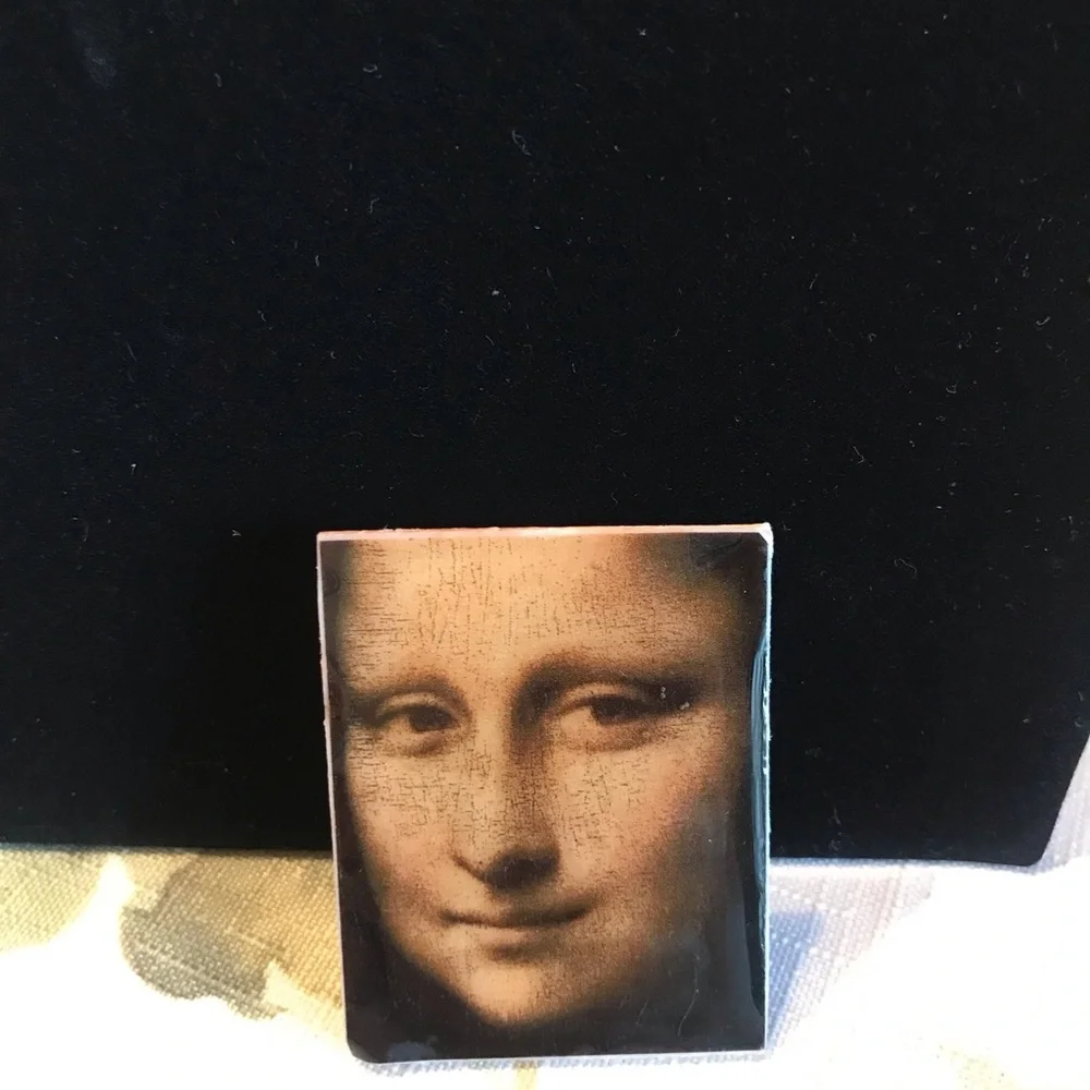 MONA HAND MADE BROOCH - Picture 2 of 7